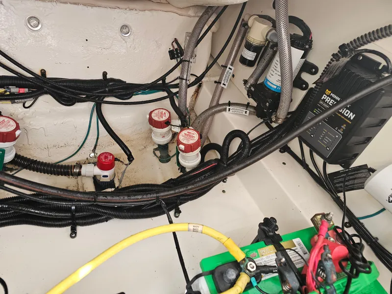 Slide: The Image of Robalo Cayman 246 2021 - 13