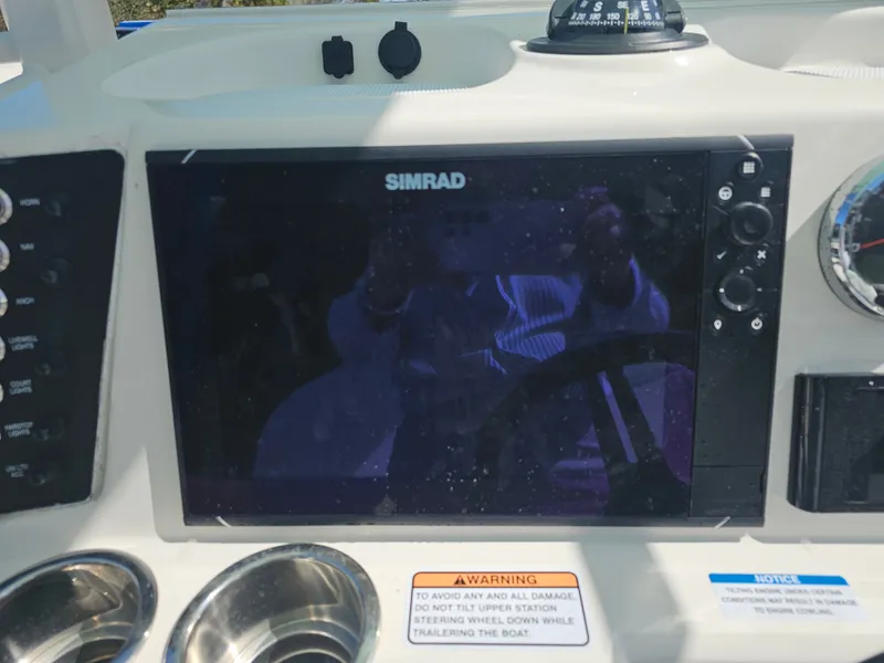 Slide: The Image of Robalo Cayman 246 2021 - 19