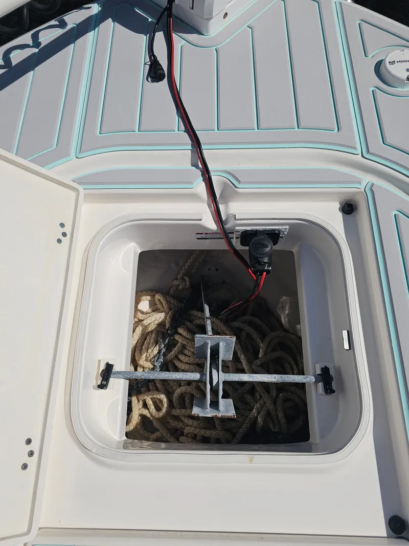 Slide: The Image of Robalo Cayman 246 2021 - 27