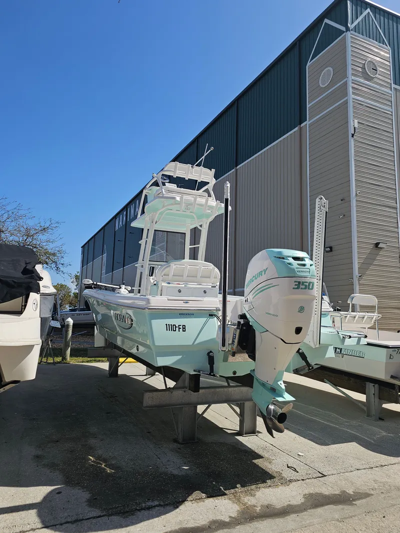 Slide: The Image of Robalo Cayman 246 2021 - 53