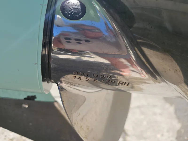 Slide: The Image of Robalo Cayman 246 2021 - 56