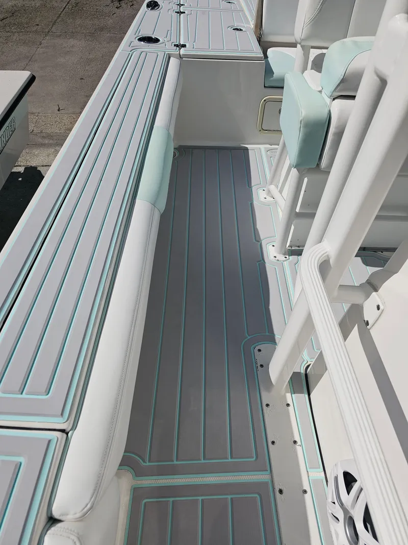 Slide: The Image of Robalo Cayman 246 2021 - 7