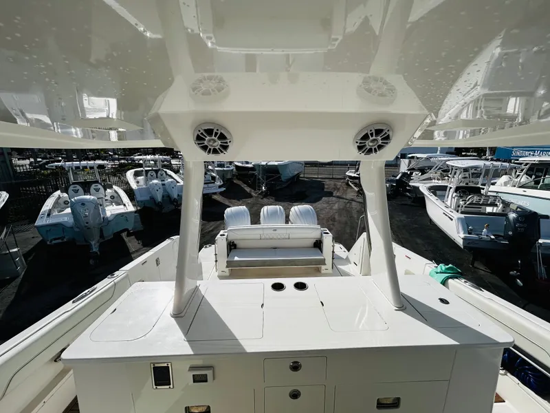 Slide: The Image of 2022 REGAL 38 SAV - Image 16 - 16