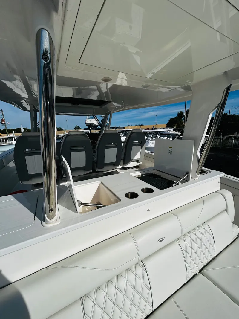 Slide: The Image of 2022 REGAL 38 SAV - Image 17 - 17