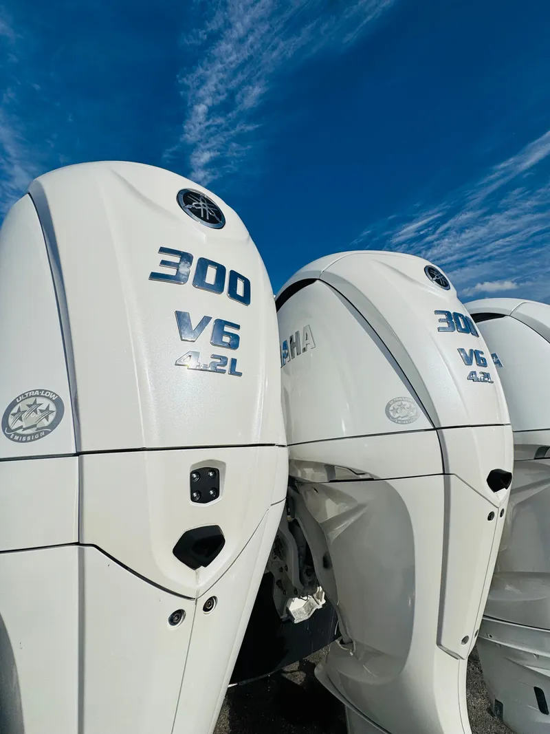 Slide: The Image of 2022 REGAL 38 SAV - Image 6 - 6