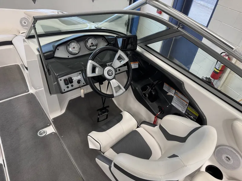 Slide: The Image of Yamaha AR190 2014 - 10