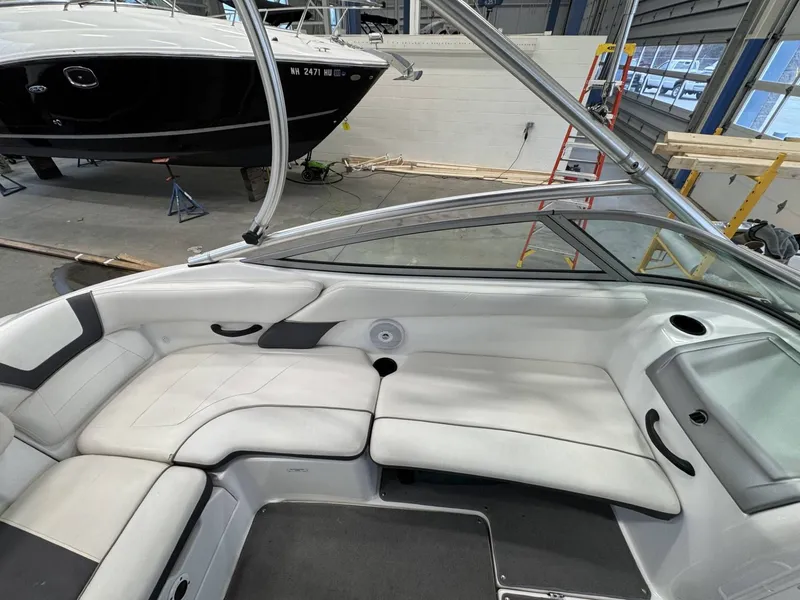 Slide: The Image of Yamaha AR190 2014 - 8