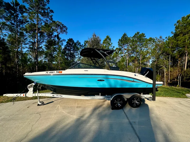 Slide: The Image of Sea Ray SPX 210 Outboard 2023 - 1