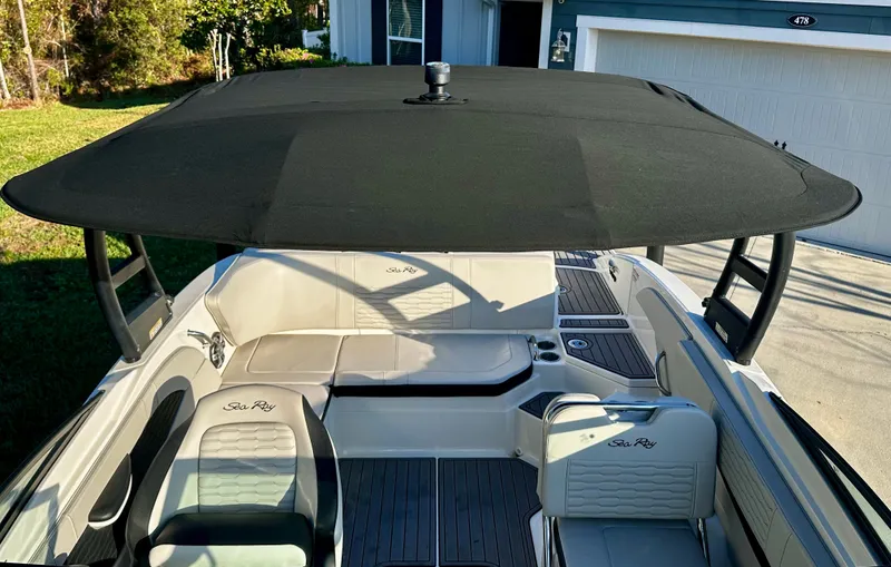 Slide: The Image of Sea Ray SPX 210 Outboard 2023 - 29