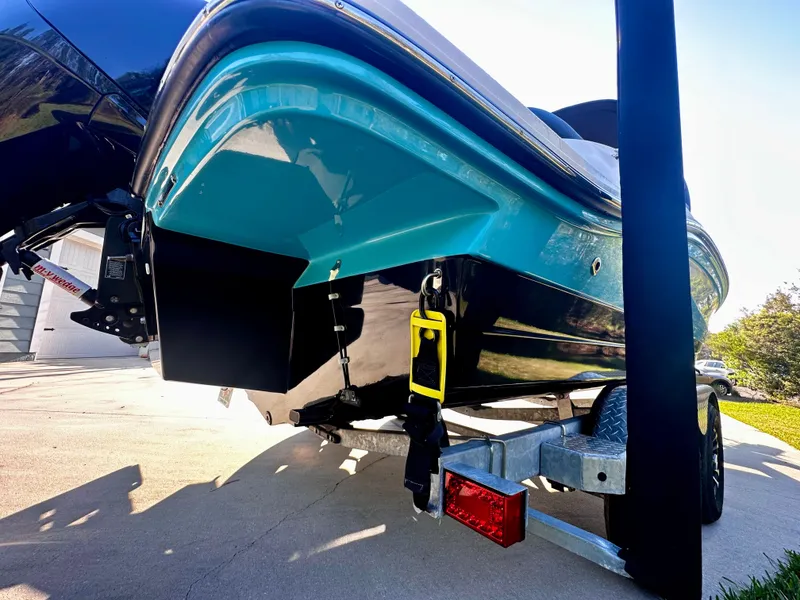 Slide: The Image of Sea Ray SPX 210 Outboard 2023 - 5