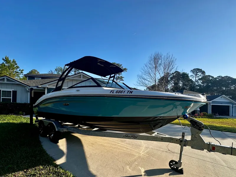 Slide: The Image of Sea Ray SPX 210 Outboard 2023 - 7