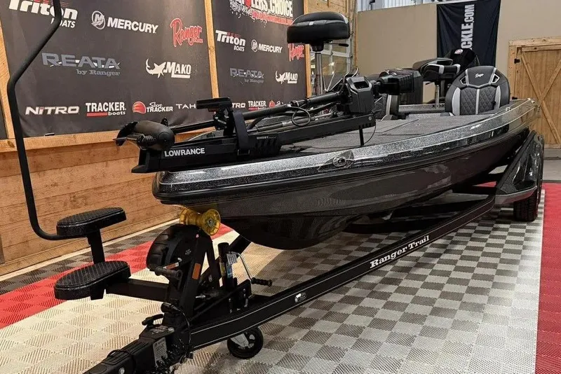 Slide: The Image of 2026 Ranger Z520R Cup-Equipped boat on display with Lowrance equipment. - 9