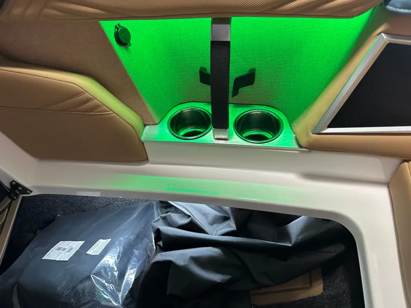 Slide: The Image of MasterCraft XSTAR23 2026 - 88