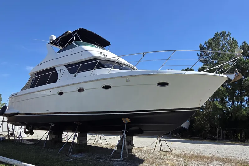 The Image of Carver Yachts 450 Voyager Pilothouse 2000 - undefined