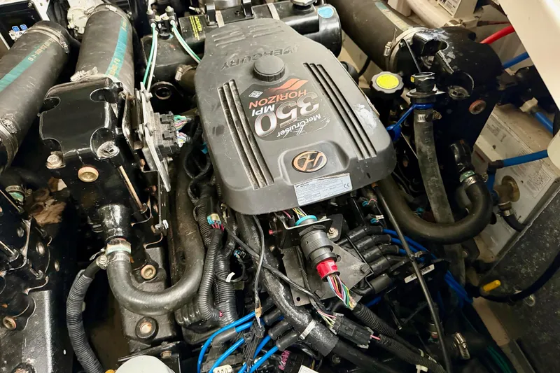 Slide: The Image of Engine compartment of 2007 Sea Ray Sundancer 310 with MerCruiser 350 MPI Horizon engine. - 29