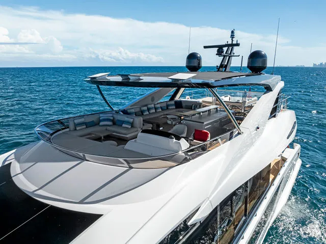 Slide: The Image of Sunseeker Manhattan 68 2023 - 92