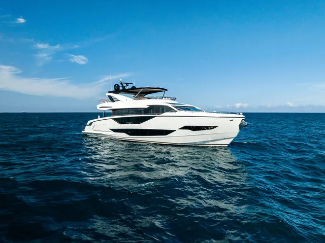 Slide: The Image of Sunseeker Manhattan 68 2023 - 95