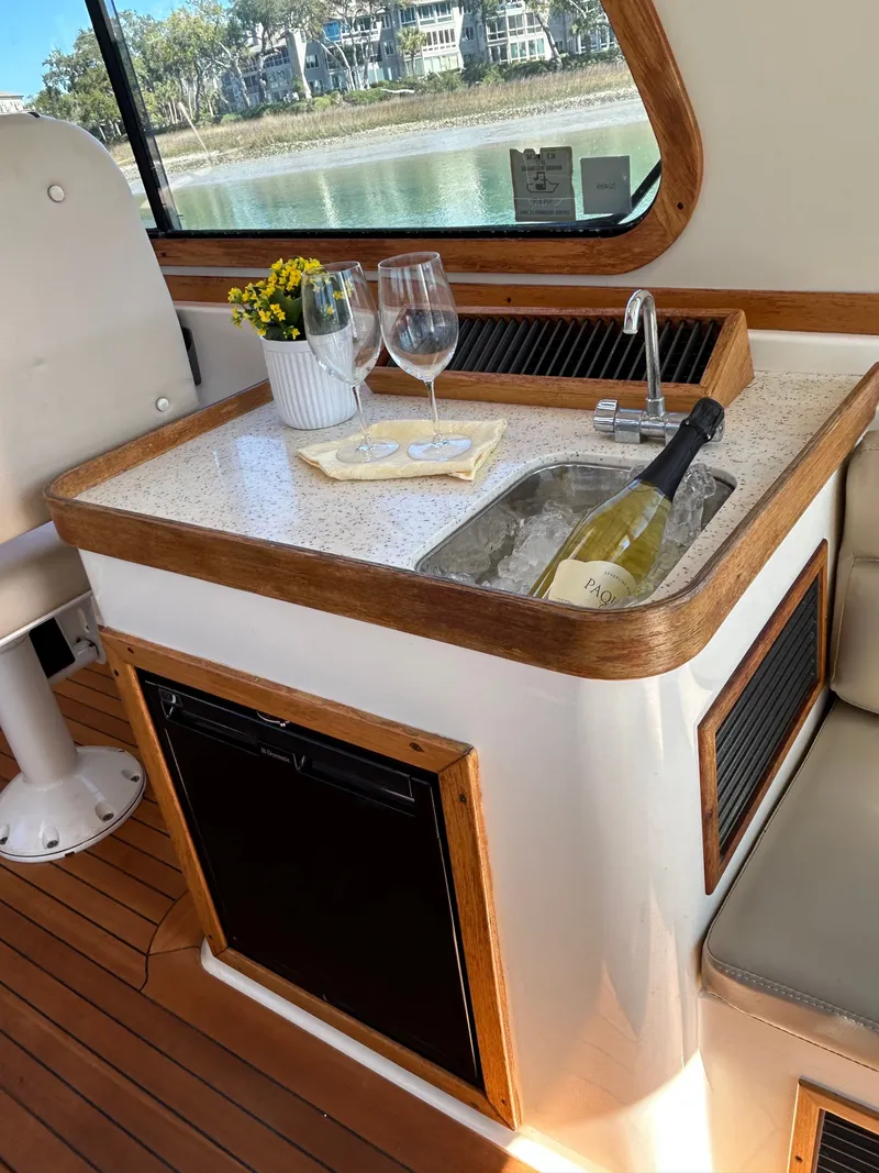 Slide: The Image of Sabreline 42 Express 2004 - 30