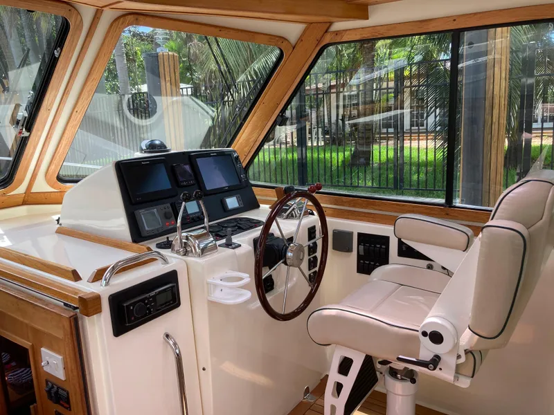 Slide: The Image of Sabreline 42 Express 2004 - 7