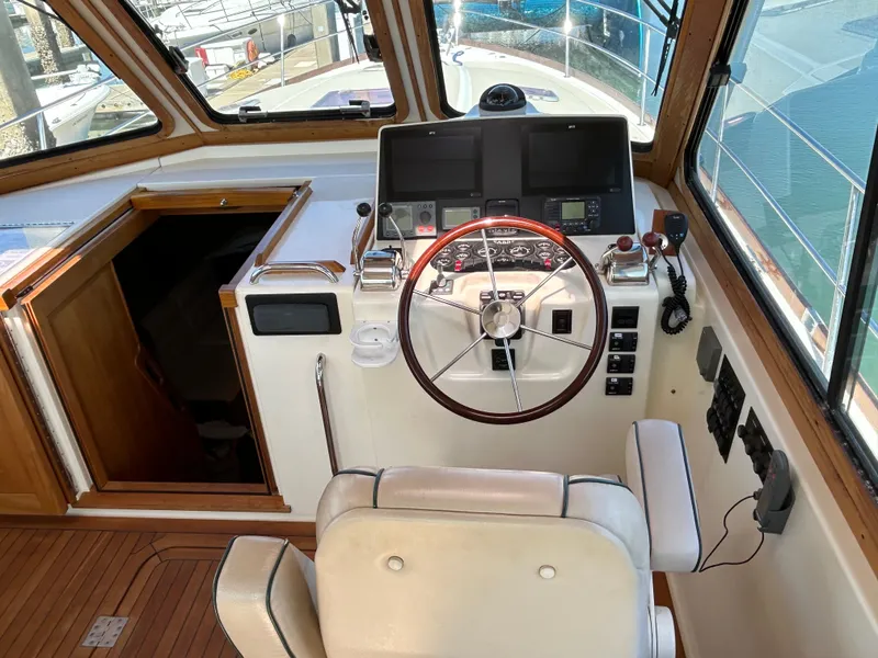 Slide: The Image of Sabreline 42 Express 2004 - 9