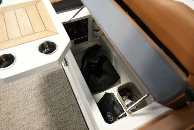 Slide: The Image of Cobalt R8 Outboard 2026 - 11