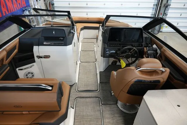 Slide: The Image of Cobalt R8 Outboard 2026 - 14