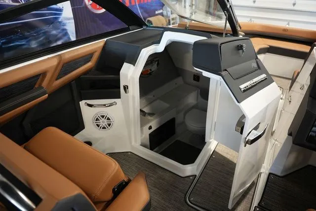 Slide: The Image of Cobalt R8 Outboard 2026 - 18