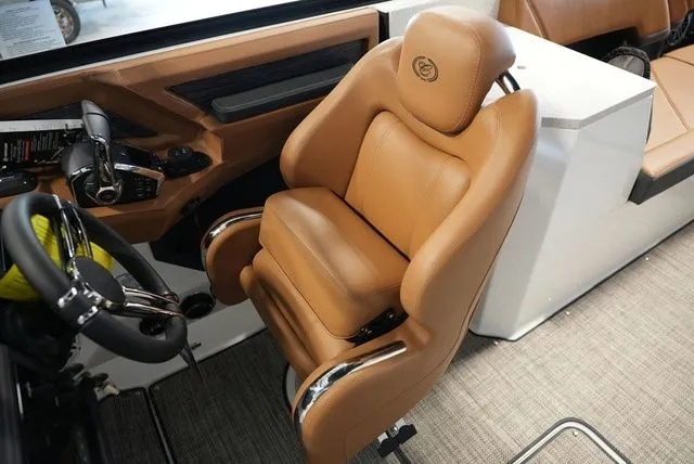 Slide: The Image of Cobalt R8 Outboard 2026 - 24