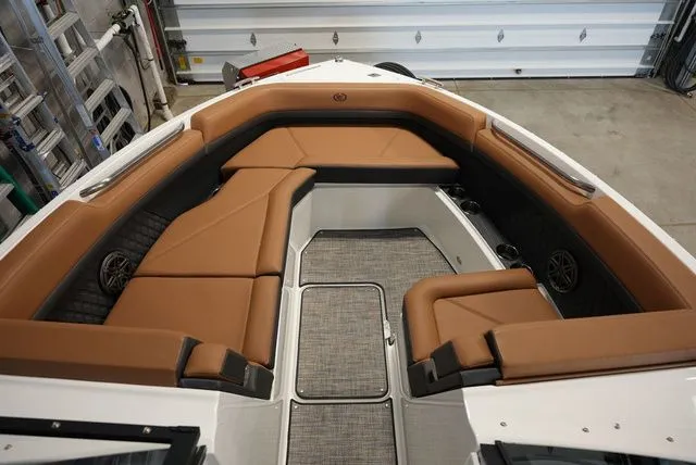 Slide: The Image of Cobalt R8 Outboard 2026 - 26