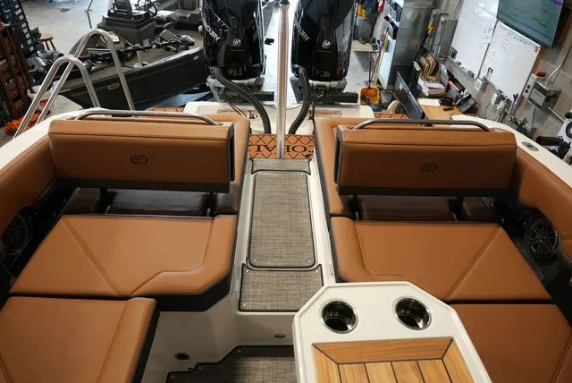 Slide: The Image of Cobalt R8 Outboard 2026 - 6