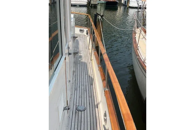 Slide: The Image of Natural Teak Sidewalks - 11