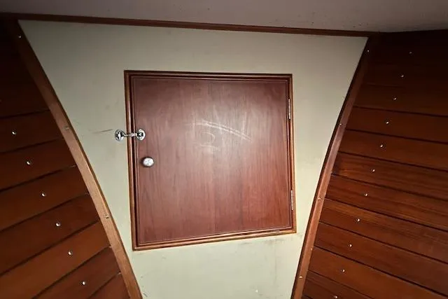 Slide: The Image of Chain Locker Interior Access - 21