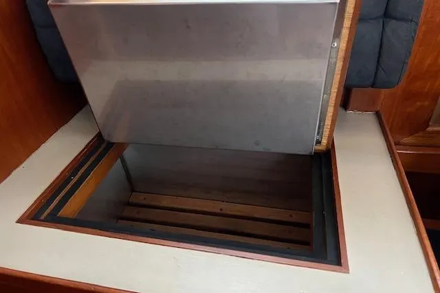 Slide: The Image of Under seat insulated cooler. - 38