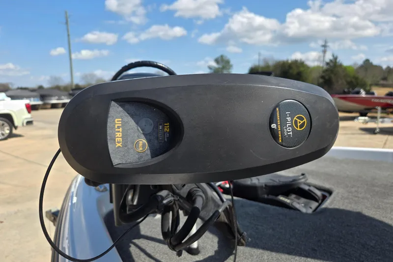 Slide: The Image of 2020 Skeeter FXR21 Limited with Ultrex i-Pilot Link trolling motor, outdoors. - 5