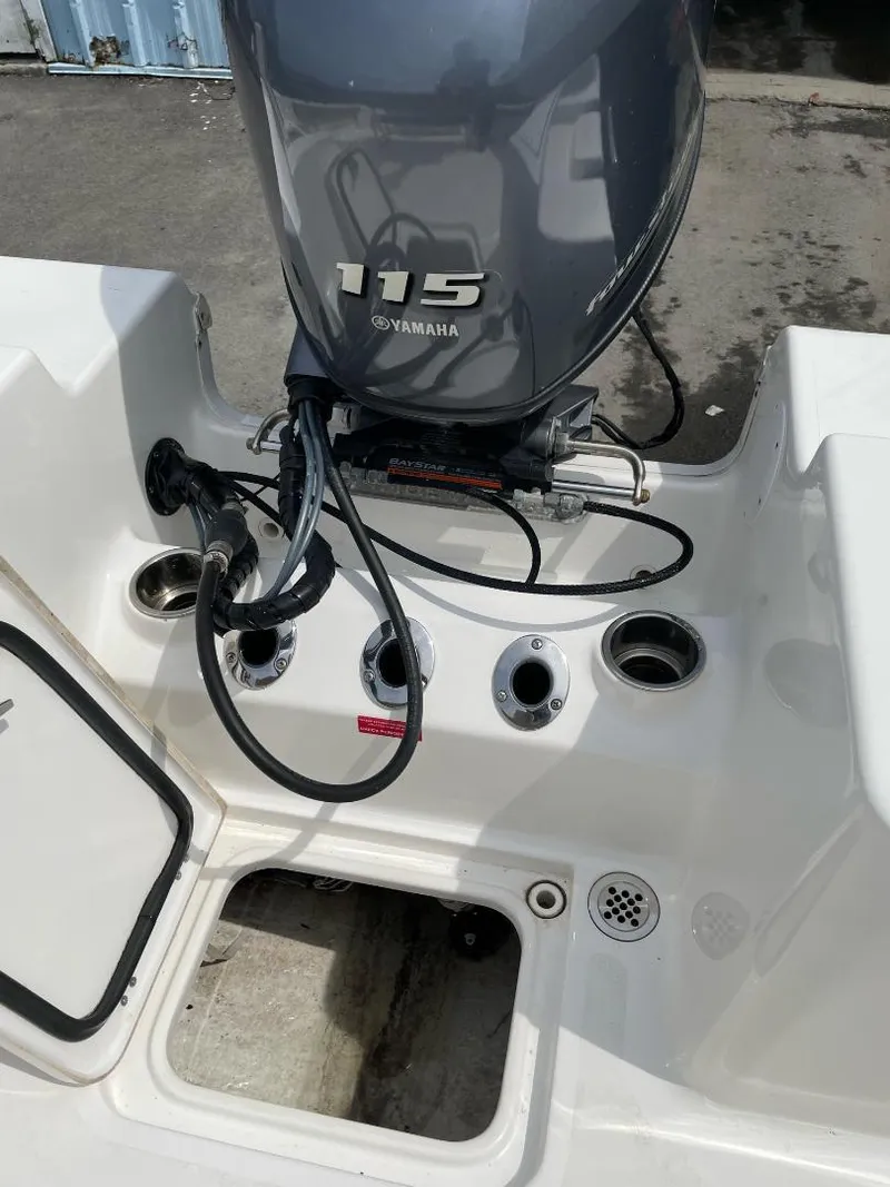 Slide: The Image of 2016 Tidewater 198 Center Console with Yamaha 115 outboard motor. - 25