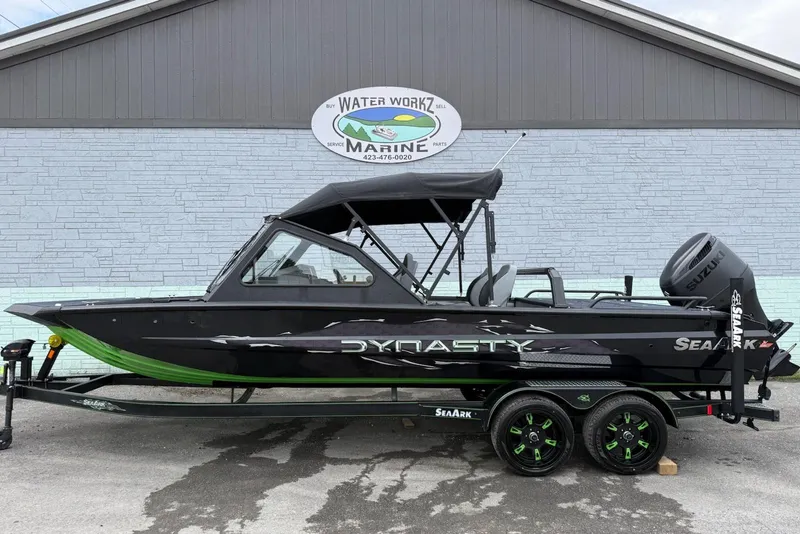 The Image of 2026 SeaArk Dynasty 2.0 boat with Suzuki engine, displayed at Water Workz Marine. - 1