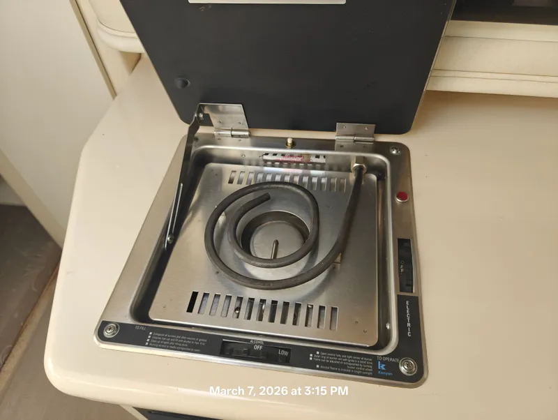 Slide: The Image of Sea Ray Sundancer 2002 - 18