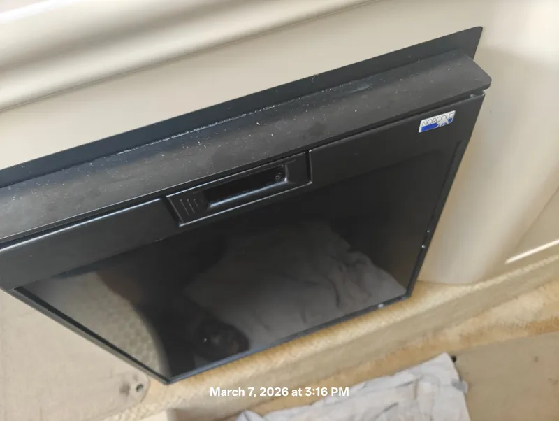 Slide: The Image of Sea Ray Sundancer 2002 - 19