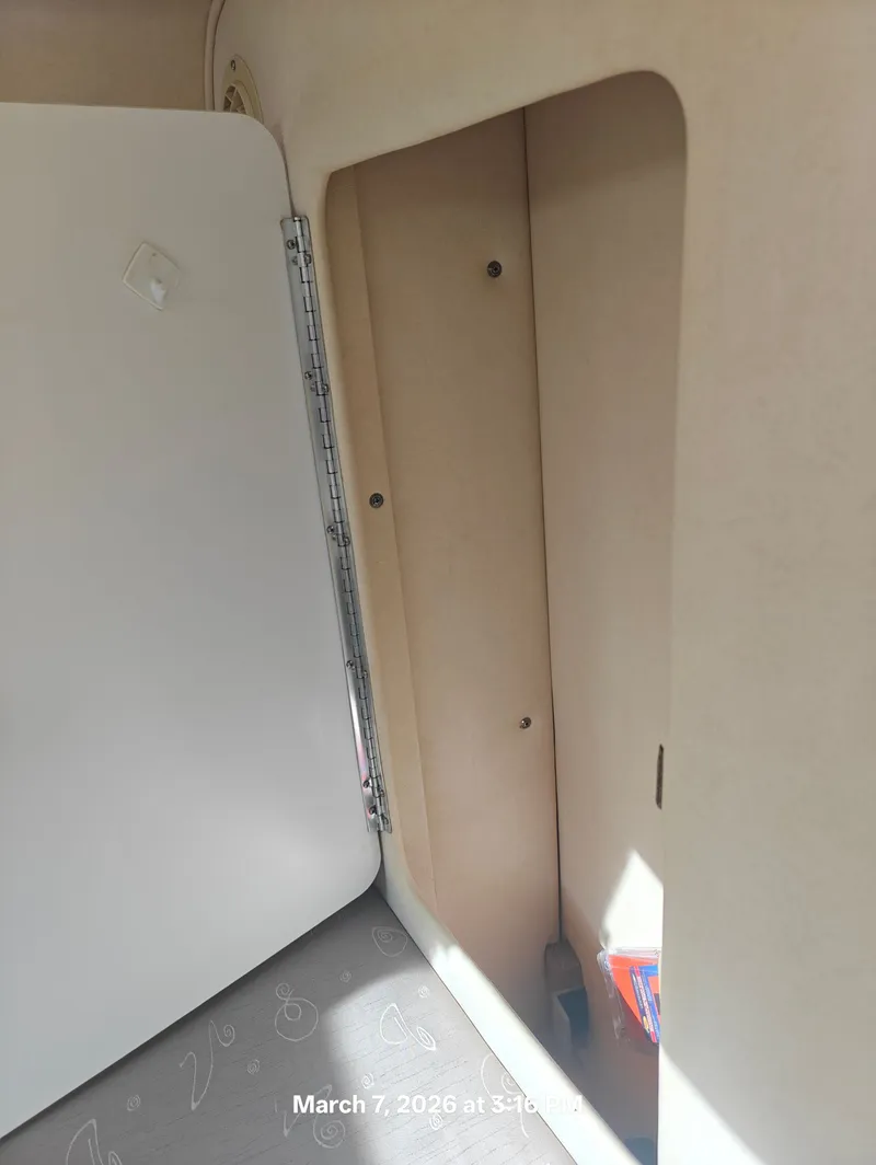 Slide: The Image of Sea Ray Sundancer 2002 - 22