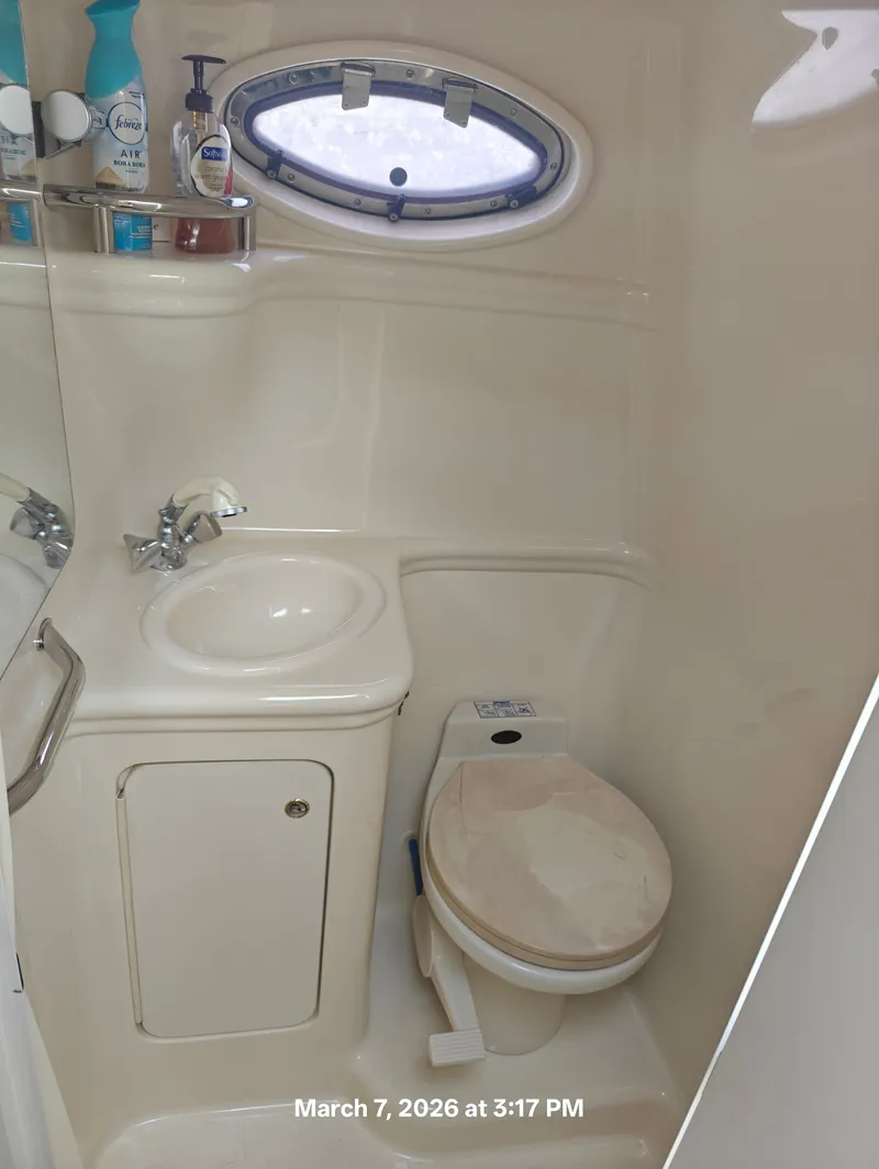 Slide: The Image of Sea Ray Sundancer 2002 - 23