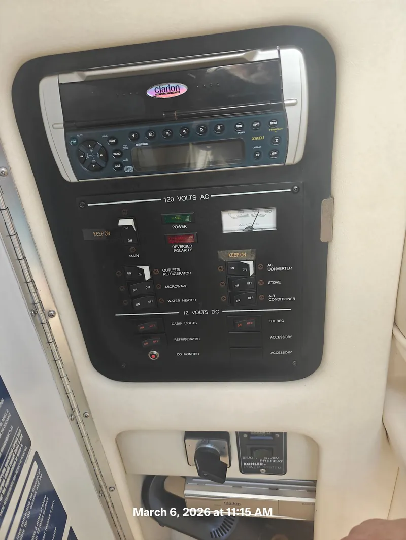 Slide: The Image of Sea Ray Sundancer 2002 - 26