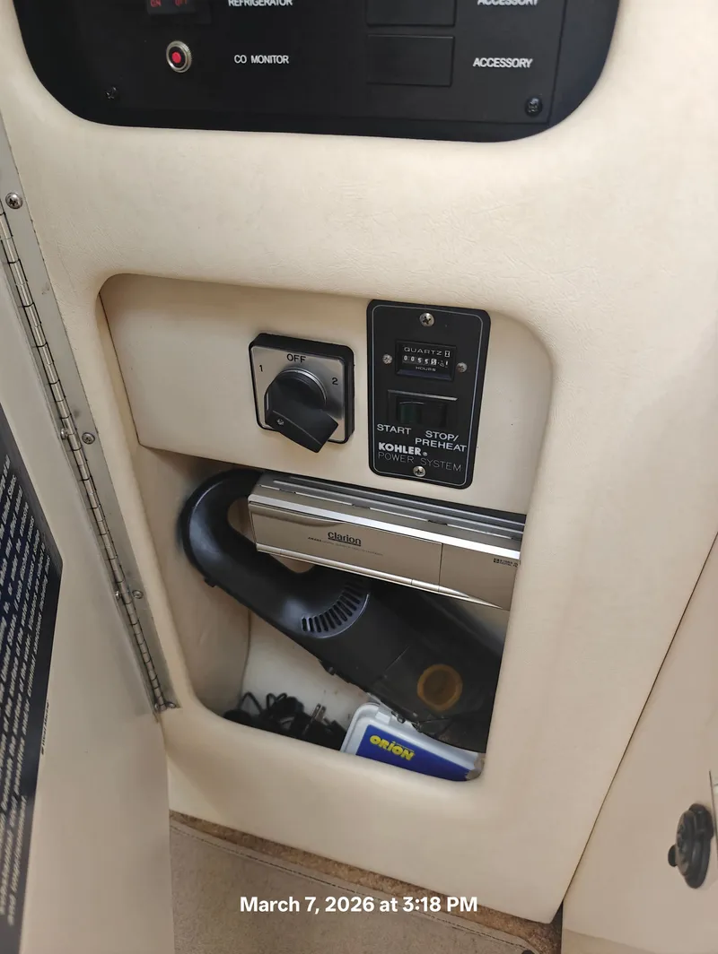 Slide: The Image of Sea Ray Sundancer 2002 - 27