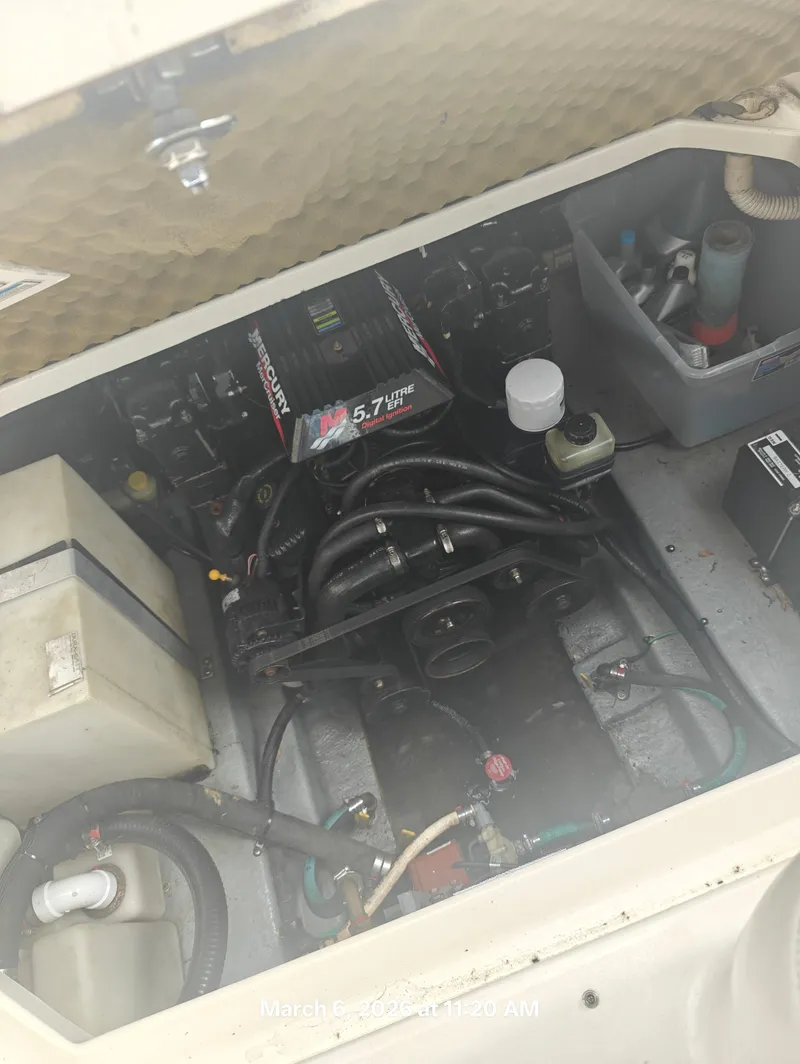 Slide: The Image of Sea Ray Sundancer 2002 - 31