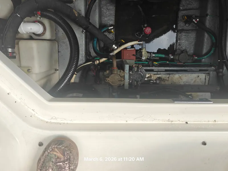 Slide: The Image of Sea Ray Sundancer 2002 - 33