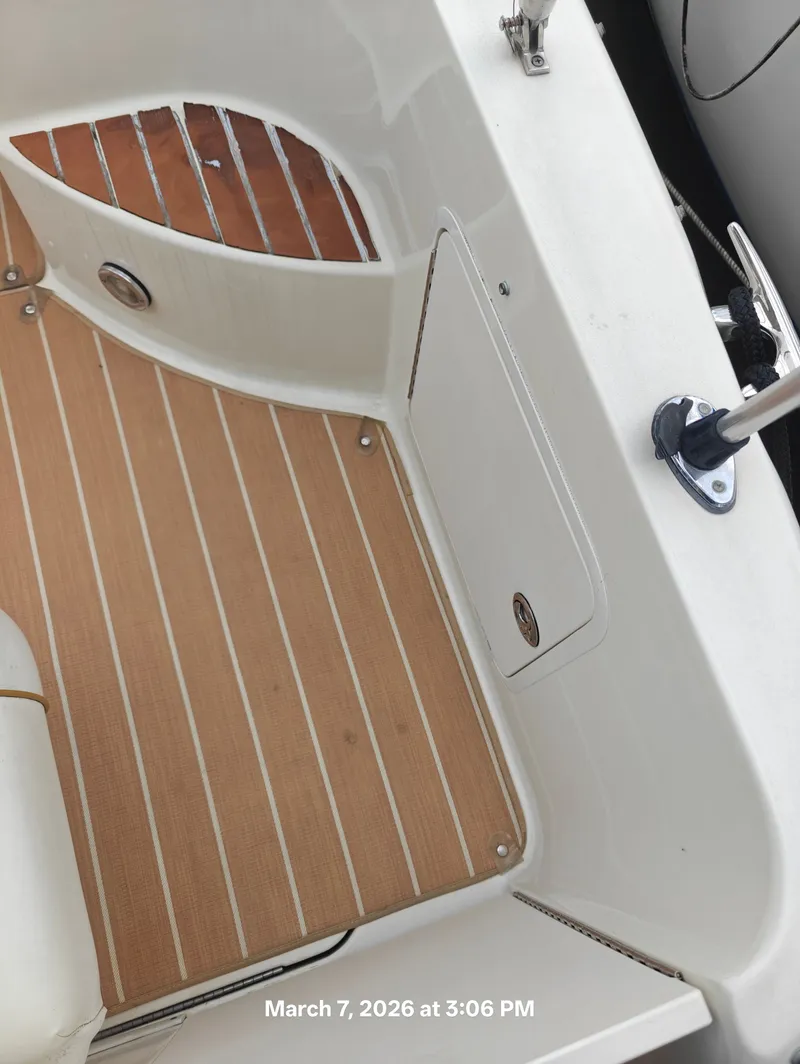 Slide: The Image of Sea Ray Sundancer 2002 - 5