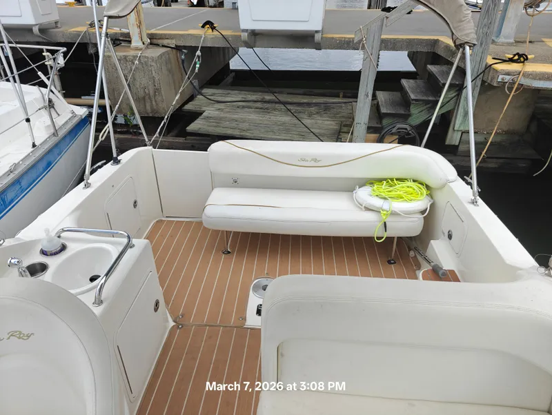 Slide: The Image of Sea Ray Sundancer 2002 - 7