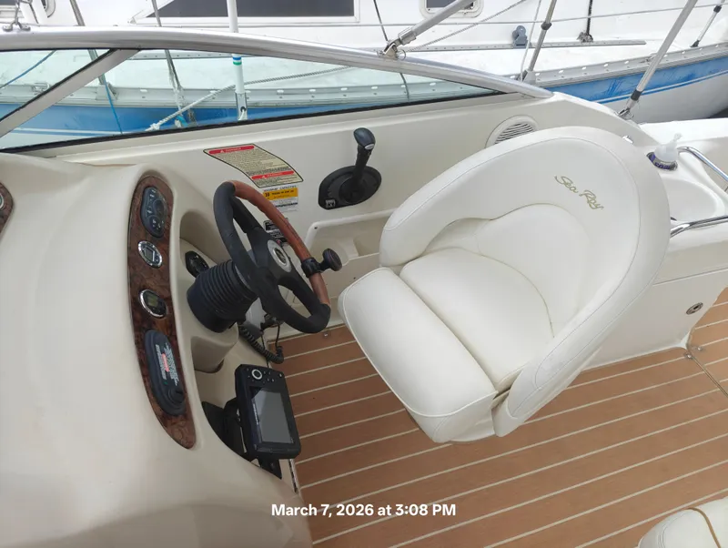 Slide: The Image of Sea Ray Sundancer 2002 - 9