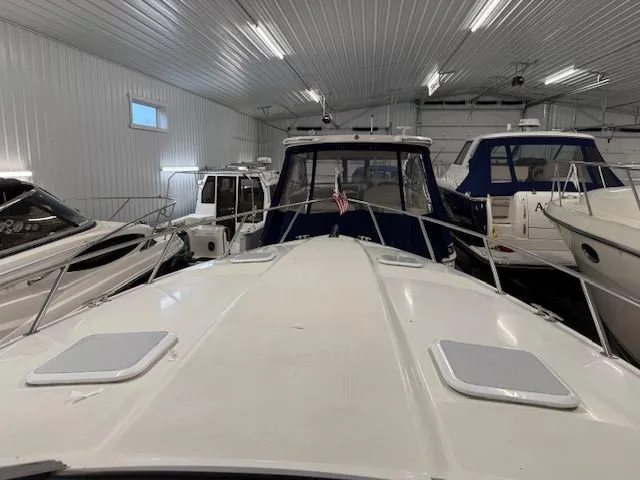 Slide: The Image of 2001 Formula 370 Super Sport in a boat storage facility. - 5