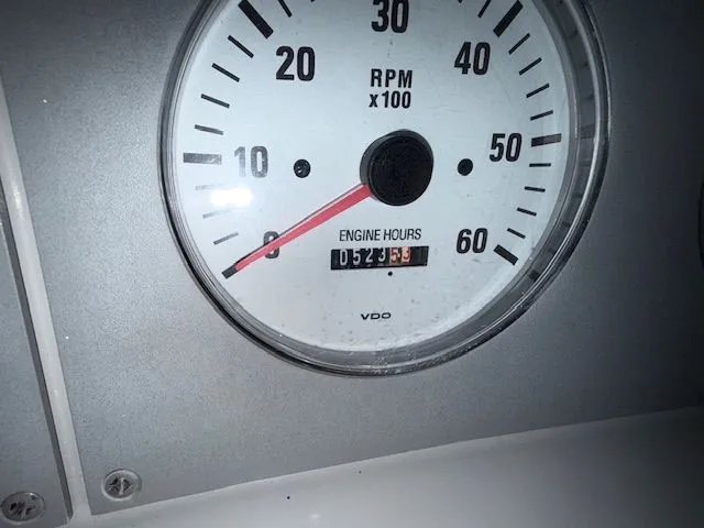 Slide: The Image of Tachometer of a 2001 Formula 370 Super Sport with 529.5 engine hours. - 9