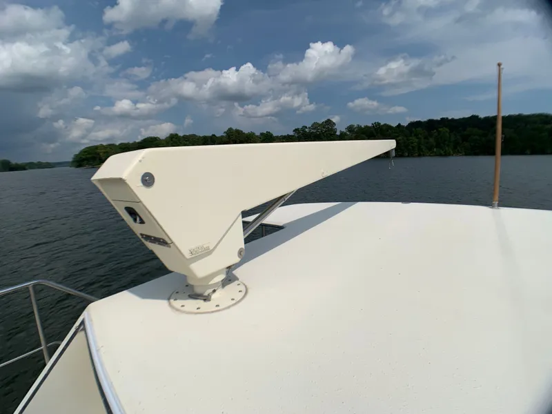 Slide: The Image of Harbor Master 520 Coastal 1988 on a tranquil lake. - 40